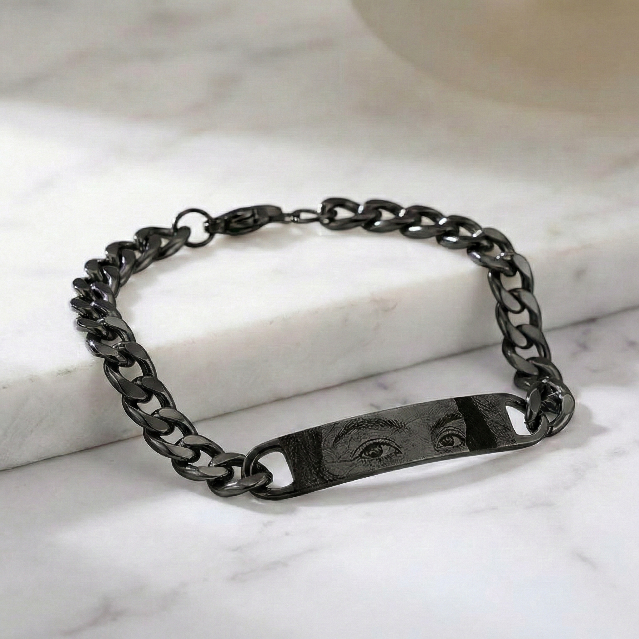 Řetízkový Náramek s gravírovaným pohledem