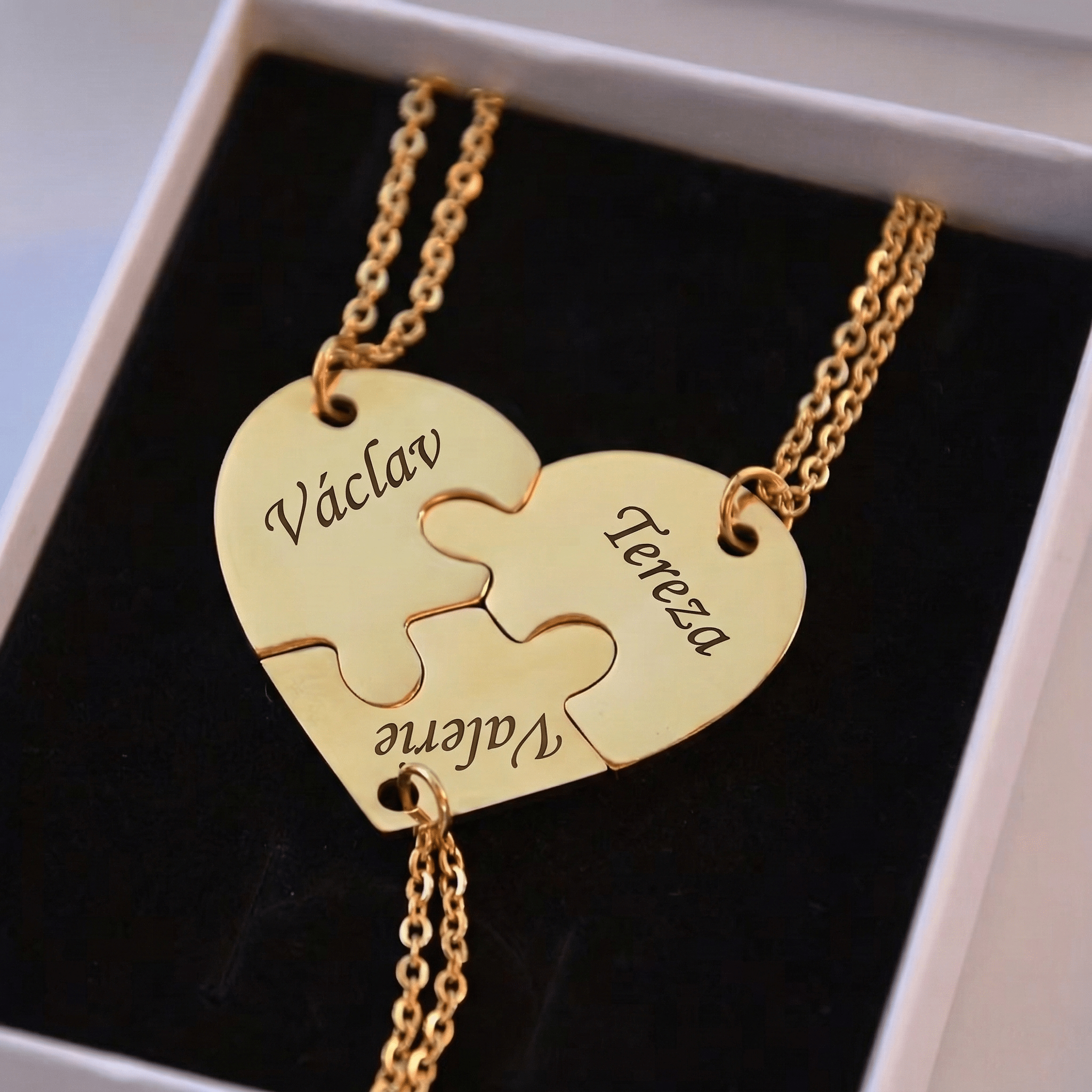 Personalizovaný Řetízek Srdíčka ve stylu Puzzle